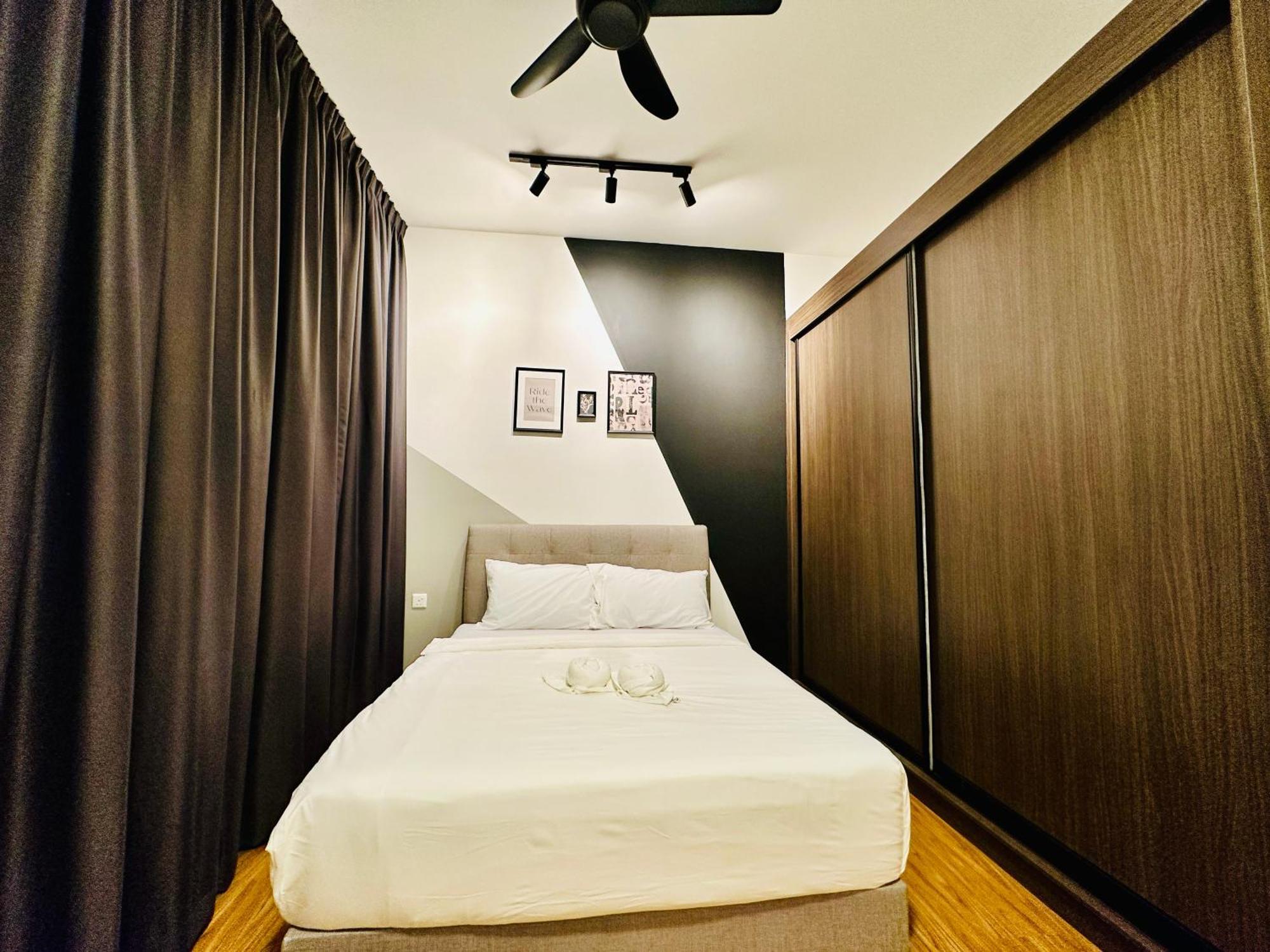 2Br Luxury Rooftop Swimming Pook Homestay@Georgetown@10Pax - 无敌美景两房民宿 Buitenkant foto